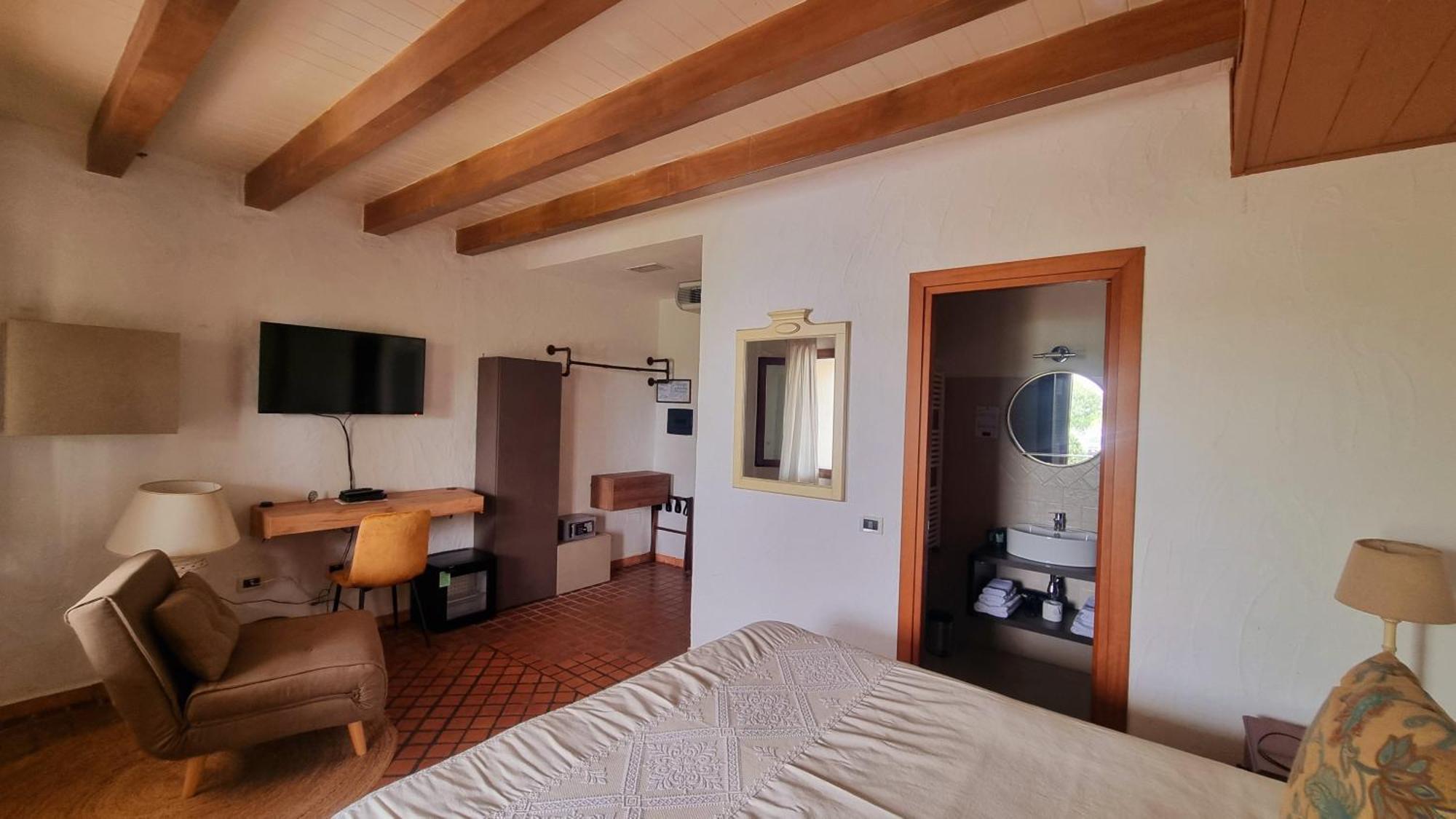 Is Benas Country Hotel 4*