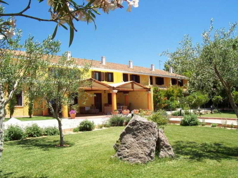 Is Benas Country Hotel 4*